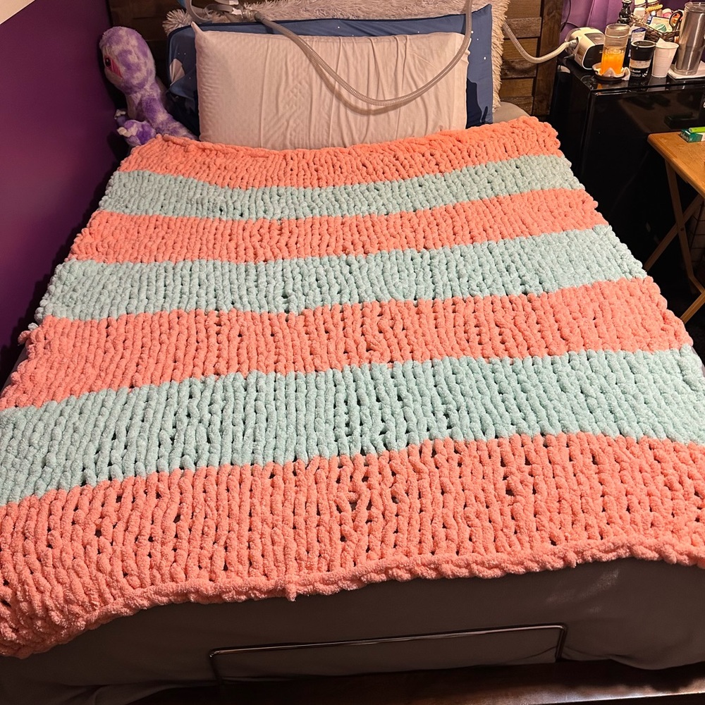 Super soft handmade chunky blanket